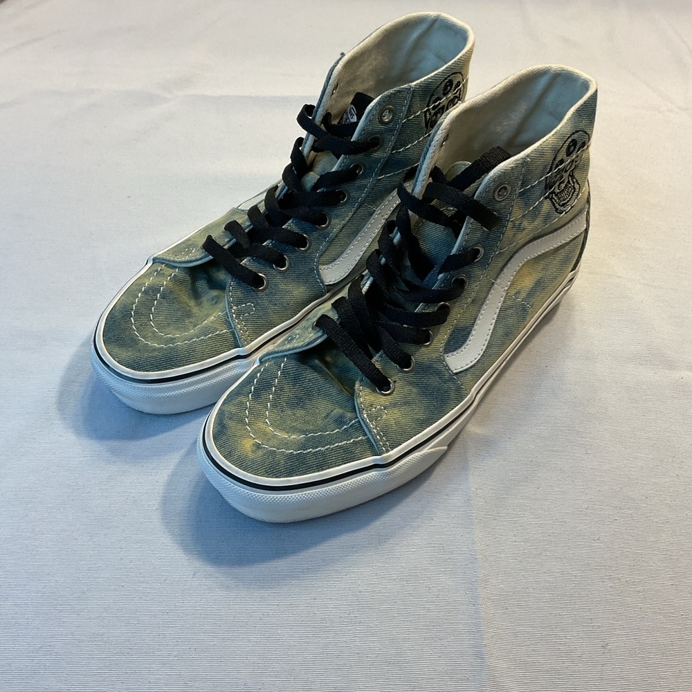 Vans Sk8-Hi Tapered Denim Embroidery Acid Wash Skull Sneakers, Size M7.5/F9